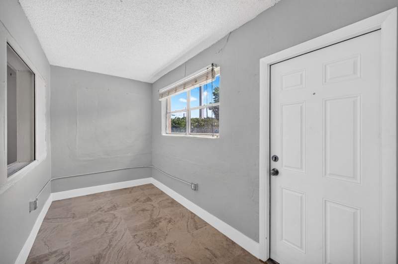 4 bedroom Single Family Residence at 2731 NW 6th Court, Washington Park Third Add, Fort Lauderdale — photo 3
