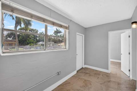 2731 NW 6th Court, Fort Lauderdale FL - photo 7 of 35