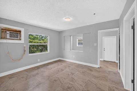 2731 NW 6th Court, Fort Lauderdale FL - photo 11 of 35