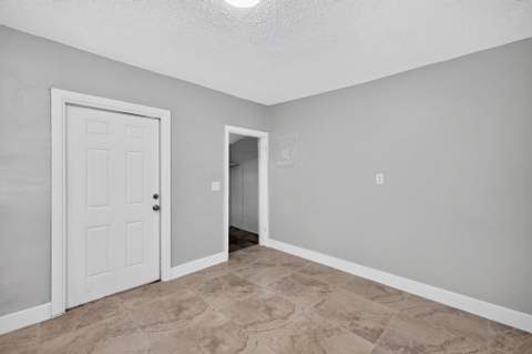2731 NW 6th Court, Fort Lauderdale FL - photo 15 of 35