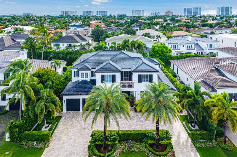 5 bedroom Single Family Residence at 2296 Acorn Palm Road, Royal Palm Yacht & Country Club, Boca Raton — photo 3