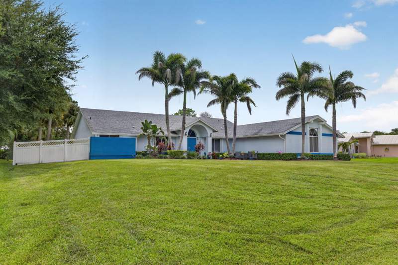 4 bedroom Single Family Residence at 1784 SW Gregor Way, Gregor Woods, Stuart — photo 2