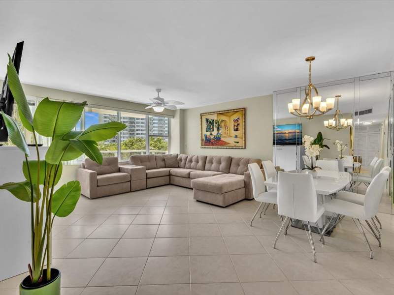 1 bedroom Stock Cooperative at 3300 NE 36th Street #420, Coral Ridge Towers East Co-Op, Fort Lauderdale — photo 4