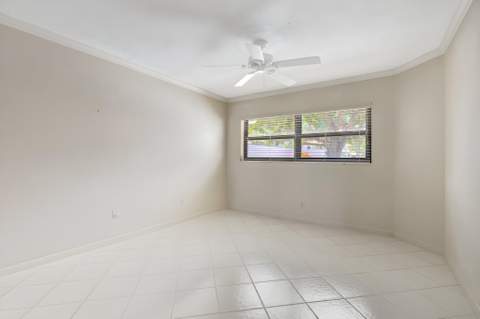 527 Prestwick Circle, Palm Beach Gardens FL - photo 15 of 42