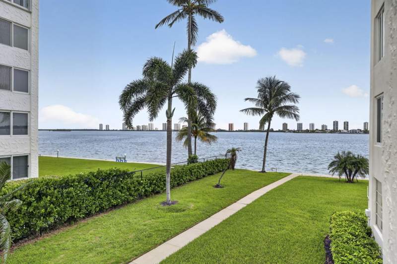 2 bedroom Condominium at 301 Lake Shore Drive #201, Lake Harbour Towers Condo, Lake Park — photo 4