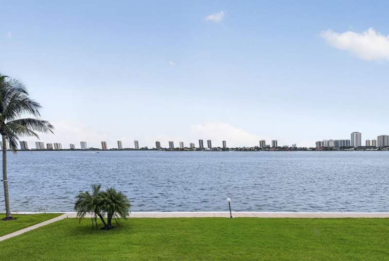 2 bedroom Condominium at 301 Lake Shore Drive #201, Lake Harbour Towers Condo, Lake Park — photo 5