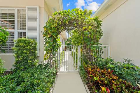 309 Kelsey Park Circle, Palm Beach Gardens FL - photo 6 of 67