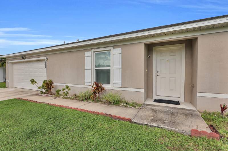 4 bedroom Single Family Residence at 1950 SW Diamond Street, Port St Lucie-Section 11, Port St. Lucie — photo 2