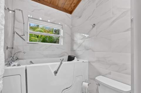 105 Sandpiper Circle, Jupiter FL - photo 24 of 38