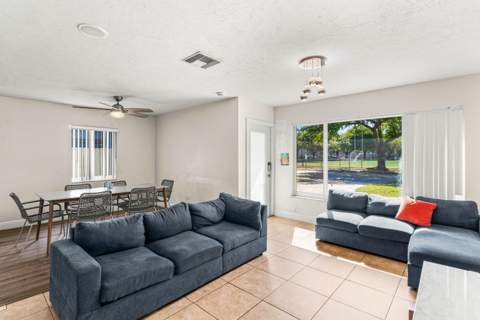 1121 N 66th Terrace, Hollywood FL - photo 10 of 28