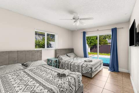 1121 N 66th Terrace, Hollywood FL - photo 16 of 28