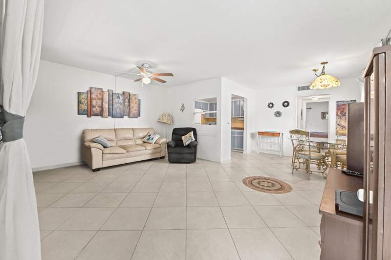1 bedroom Condominium at 305 Norwich M, Century Village, West Palm Beach — photo 3