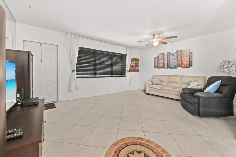 1 bedroom Condominium at 305 Norwich M, Century Village, West Palm Beach — photo 4