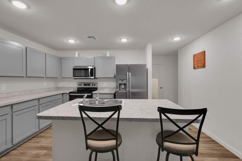 4 bedroom Single Family Residence at 1950 SW Diamond Street, Port St Lucie-Section 11, Port St. Lucie — photo 5