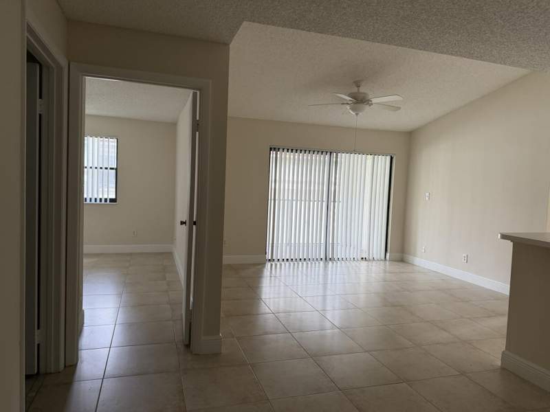 2 bedroom Condominium at 520 S Park Road #22-12, Hollywood Parc Condominium, Hollywood — photo 4