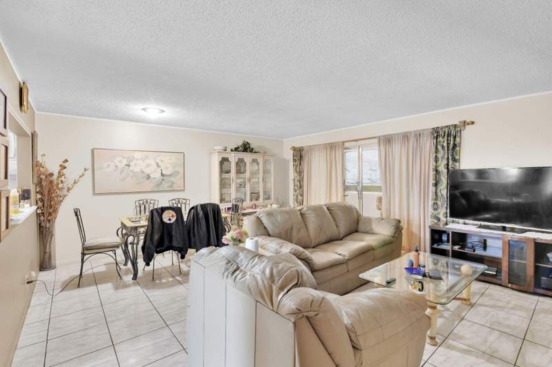 1 bedroom Condominium at 711 Lori Drive #204, Lakeside Village Condo 10, Palm Springs — photo 3