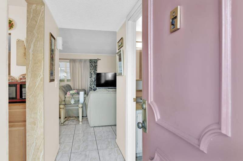 1 bedroom Condominium at 711 Lori Drive #204, Lakeside Village Condo 10, Palm Springs — photo 4