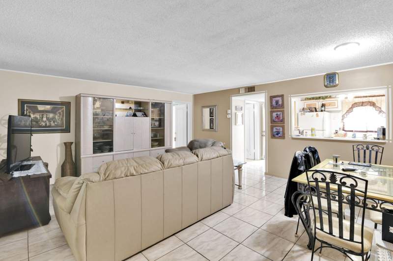 1 bedroom Condominium at 711 Lori Drive #204, Lakeside Village Condo 10, Palm Springs — photo 5