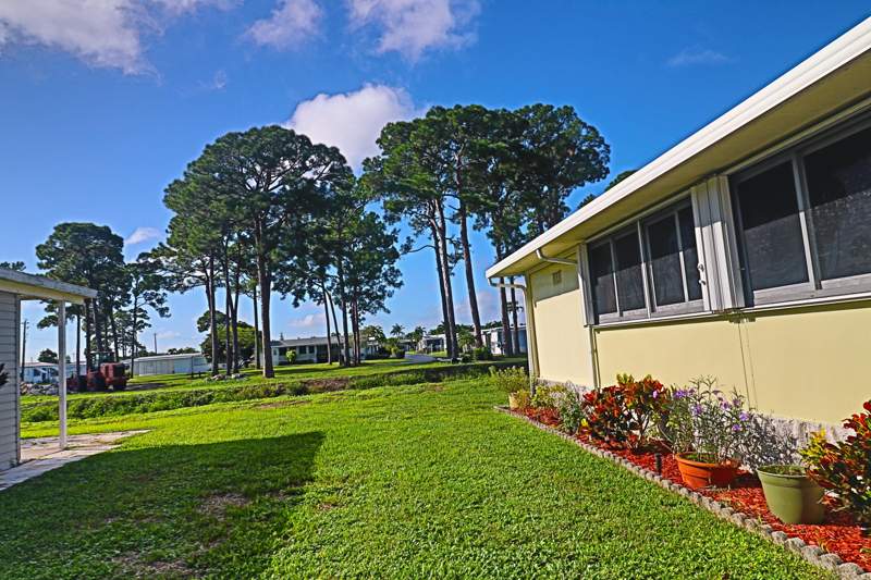 2 bedroom Mobile Home at 42016 Jima Bay, Jamaica Bay Mobile Home Co Op, Boynton Beach — photo 4