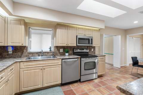 61 Hampshire Lane, Boynton Beach FL - photo 11 of 82
