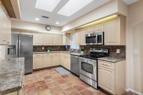61 Hampshire Lane, Boynton Beach FL - photo 12 of 82