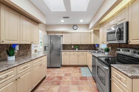 61 Hampshire Lane, Boynton Beach FL - photo 14 of 82