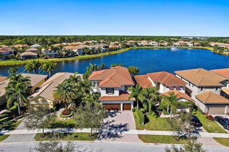 5 bedroom Single Family Residence at 12140 Aviles Circle, Paloma, Palm Beach Gardens — photo 2