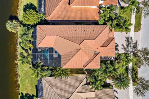 12140 Aviles Circle, Palm Beach Gardens FL - photo 6 of 76