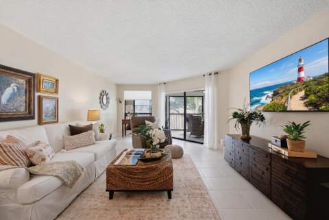 7232 Fairfax Drive #205, Tamarac FL - photo 6 of 43