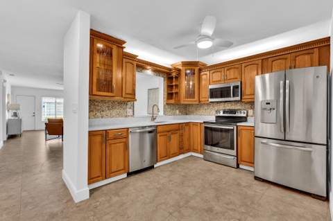 18880 Jolson Avenue #8, Boca Raton FL - photo 6 of 38