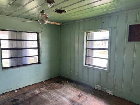 190 SW 6th Avenue, South Bay FL - photo 8 of 10