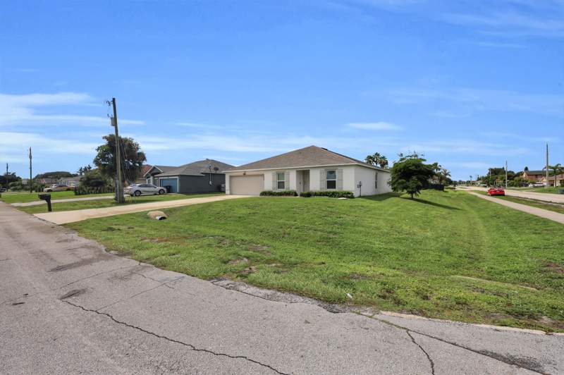 4 bedroom Single Family Residence at 3440 SW Hale Street, Port St Lucie-Sec 22, Port St. Lucie — photo 2