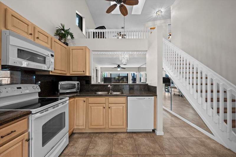 4 bedroom Townhouse at 2402 Landings Boulevard, Landings At River Bridge, Greenacres — photo 4