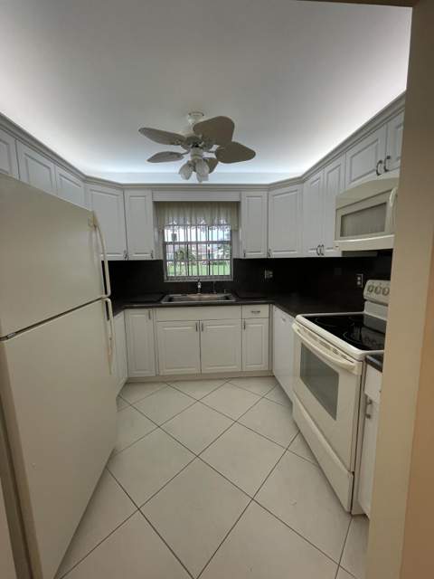 5198 Lakefront Boulevard #A, Delray Beach FL - photo 14 of 36