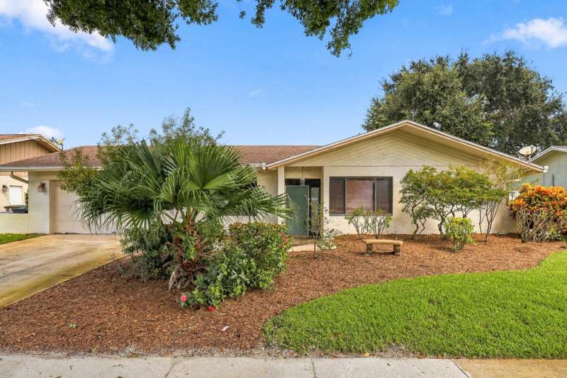 4 bedroom Single Family Residence at 4681 Brandywine Drive, Pheasant Walk Sec 3, Boca Raton — photo 3