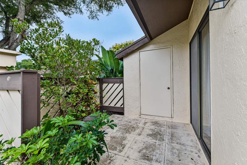 2 bedroom Villa at 13 Bay Cedar Court, Strathmore Gate I Unit One, Royal Palm Beach — photo 2