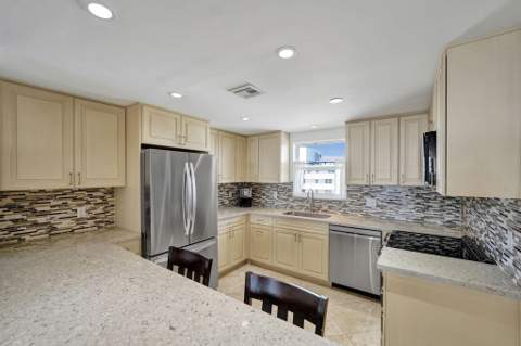 1051 Hillsboro Mile #906E, Hillsboro Beach FL - photo 14 of 48