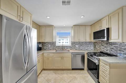 1051 Hillsboro Mile #906E, Hillsboro Beach FL - photo 15 of 48