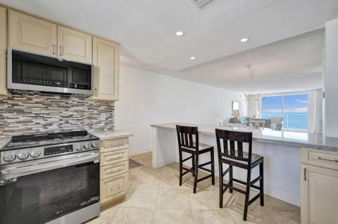 1051 Hillsboro Mile #906E, Hillsboro Beach FL - photo 16 of 48