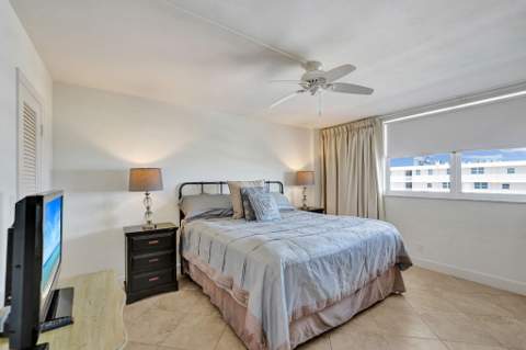 1051 Hillsboro Mile #906E, Hillsboro Beach FL - photo 24 of 48