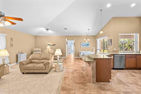 2891 SE Buccaneer Circle, Port St. Lucie FL - photo 10 of 35
