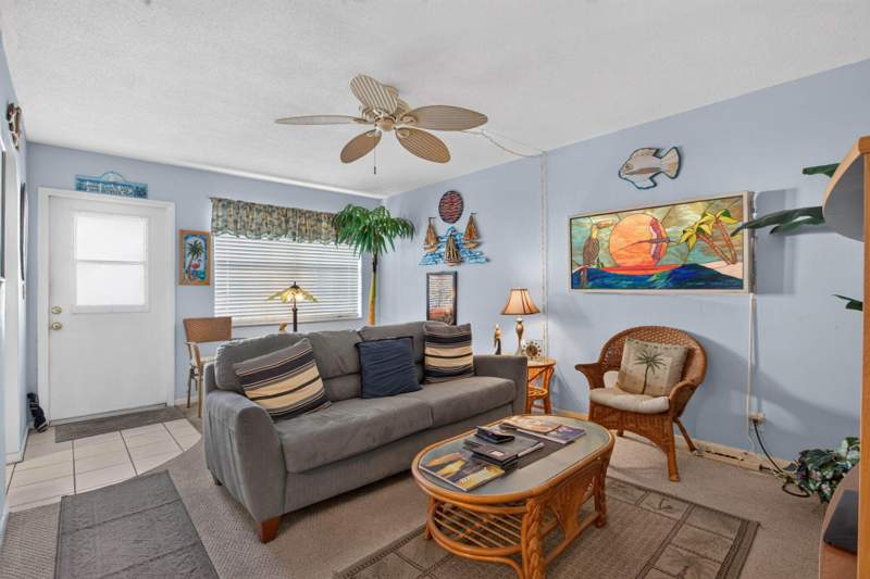 1 bedroom Condominium at 39th St NE 39 Street, Lighthouse Point Gardens South, Lighthouse Point — photo 5