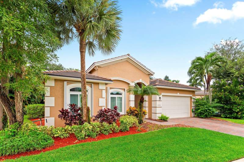 5 bedroom Single Family Residence at 6856 Houlton Circle, Journeys End 3, Lake Worth — photo 3