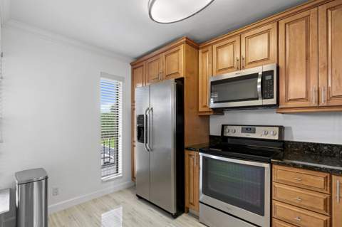 16 Royal Palm Way #205, Boca Raton FL - photo 11 of 39