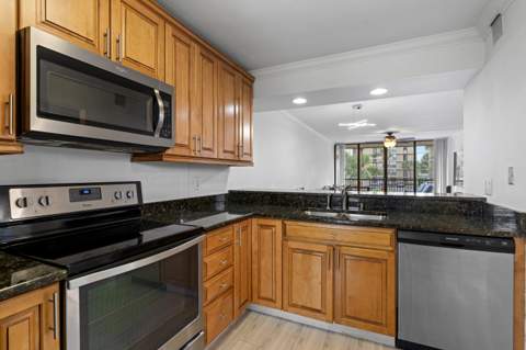 16 Royal Palm Way #205, Boca Raton FL - photo 9 of 39