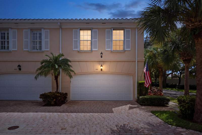 3 bedroom Townhouse at 44 Live Oak Circle, Tequesta Oaks, Tequesta — photo 2