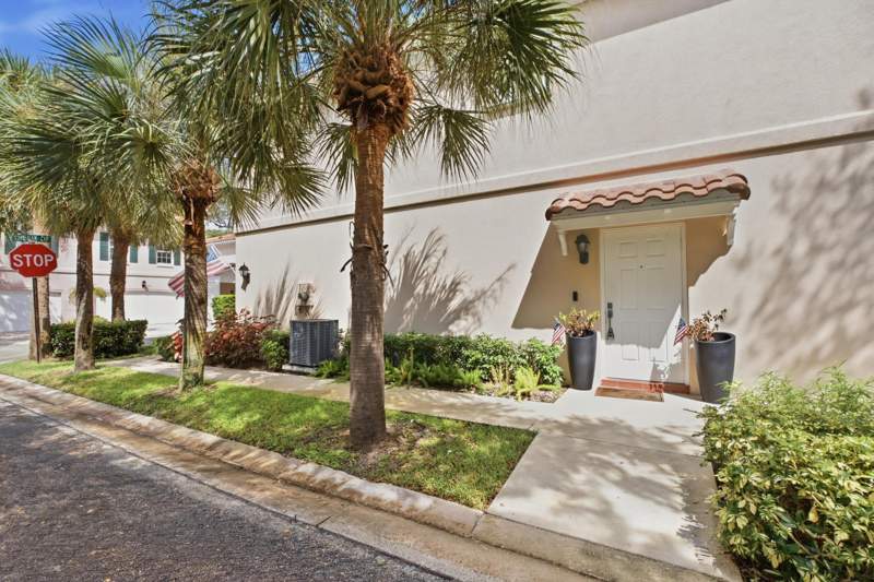 3 bedroom Townhouse at 44 Live Oak Circle, Tequesta Oaks, Tequesta — photo 4