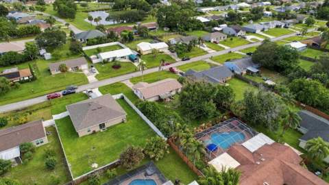 326 SE Dalva Avenue, Port St. Lucie FL - photo 8 of 8