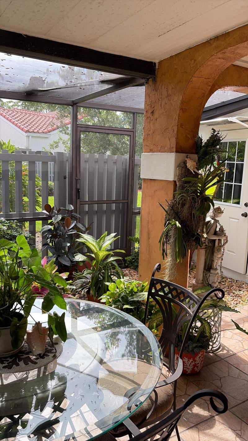 3 bedroom Townhouse at 1446 Springside Drive, Country Isles Phase II, Weston — photo 2