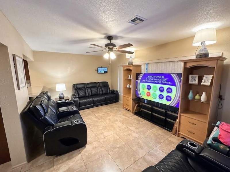 3 bedroom Single Family Residence at 820 SW 49th Terrace, Oakland Hills, Margate — photo 5
